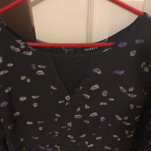 Blouse - Picture 2 of 3